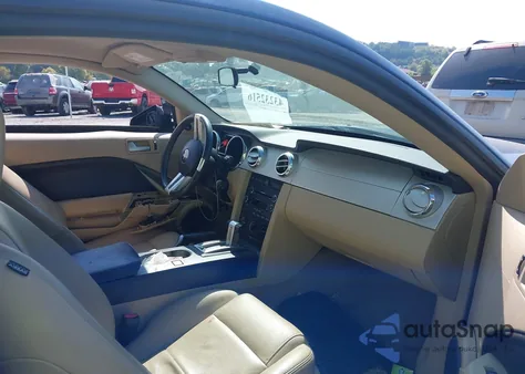 2009 Ford Mustang z USA, uszkodzony, nr VIN 1ZVHT80N995116380